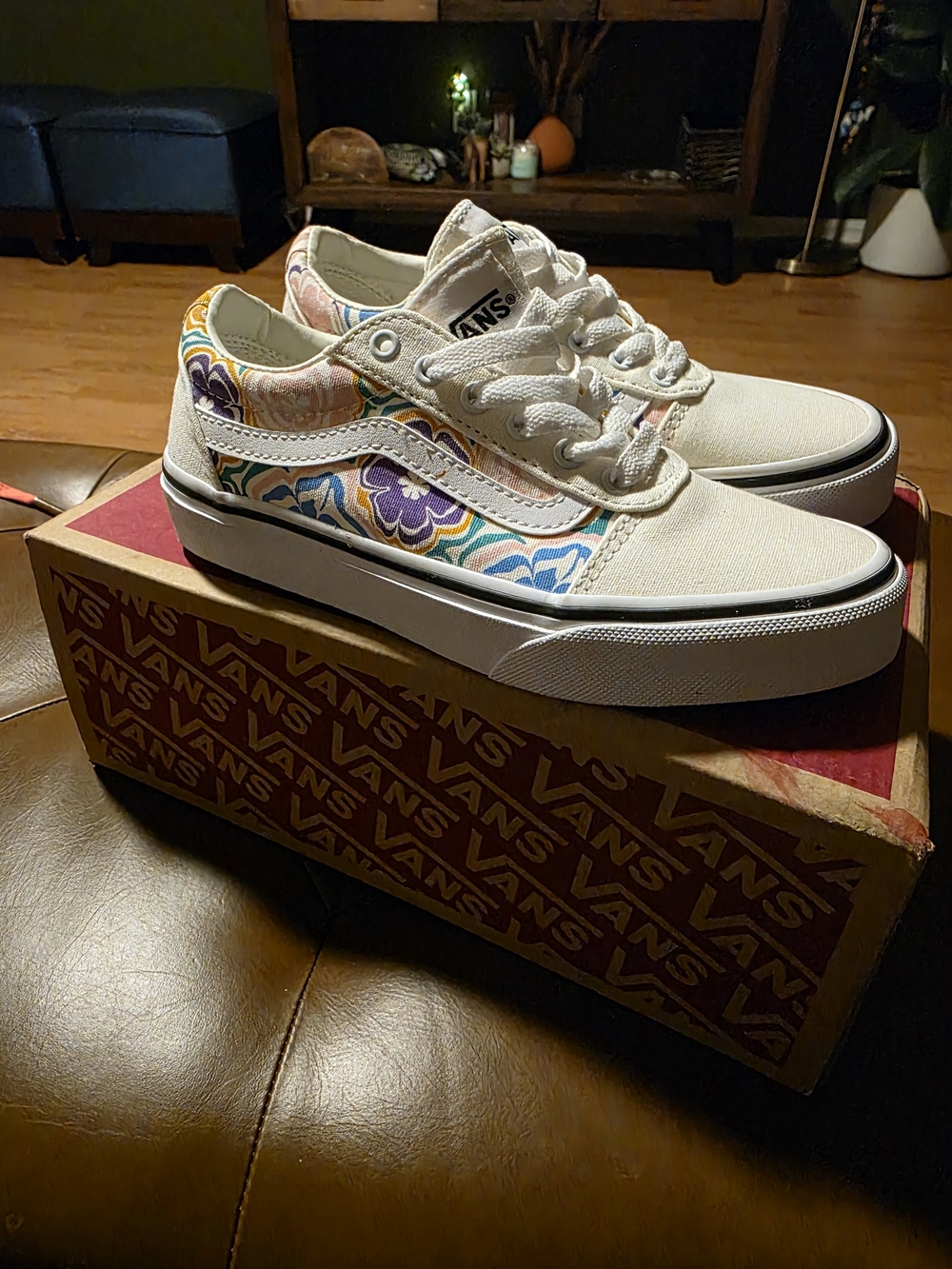 Vans Cream Low-Top Sneakers with Multicolor Floral Panels No Box